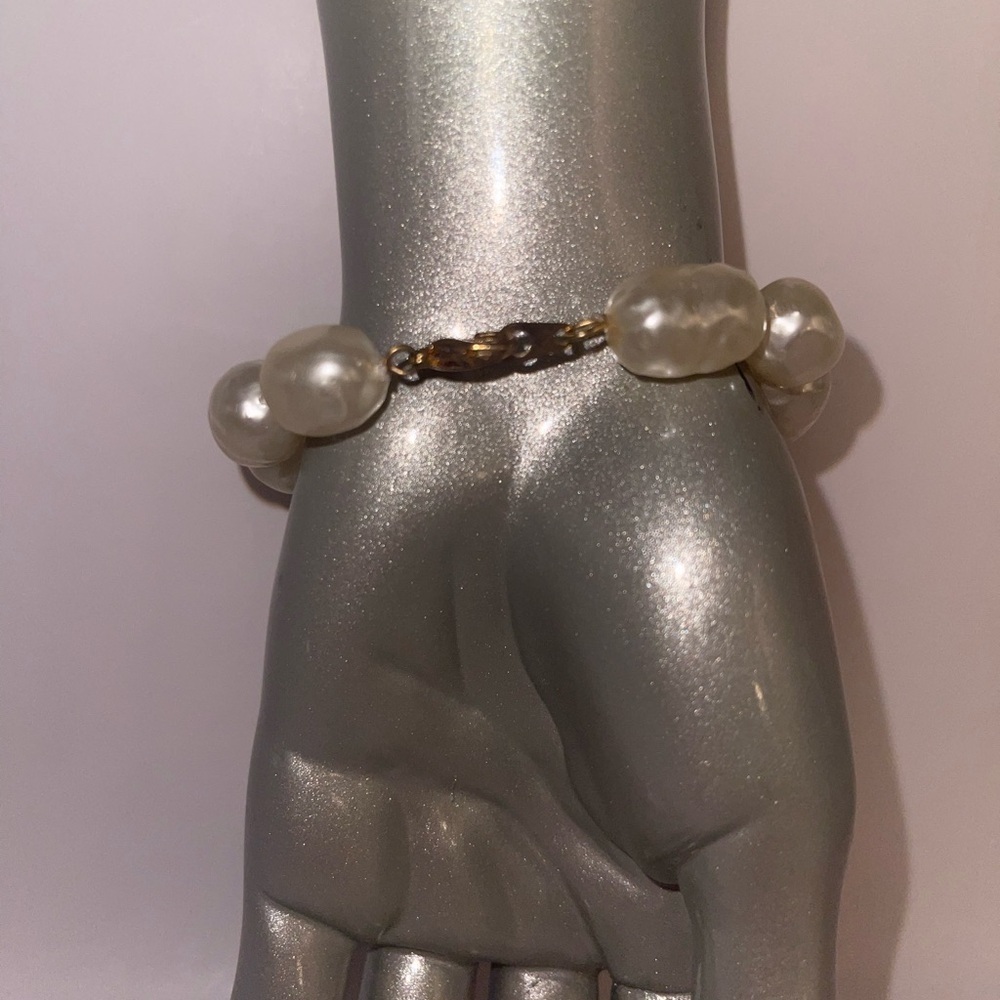 Vintage bracelet lobster claw Opal color beads - Picture 2 of 3